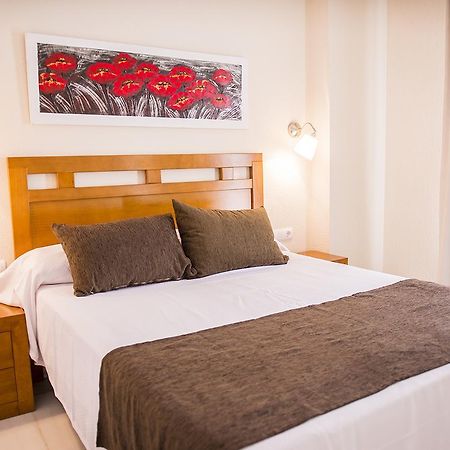 Apartamentos Fenix Beach 滨海罗克塔斯 外观 照片