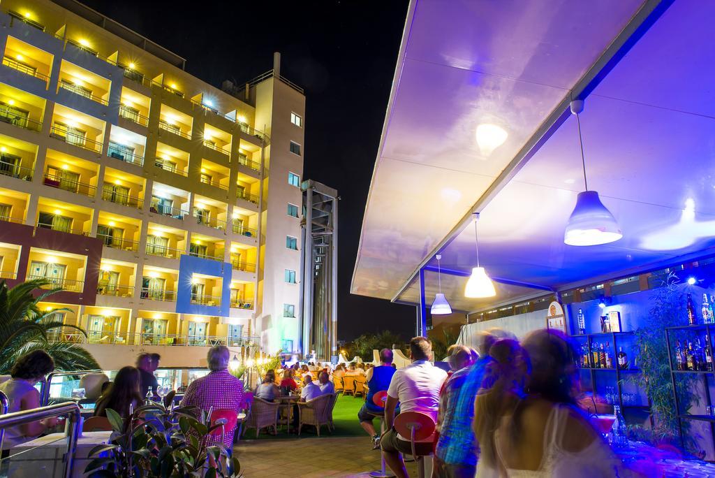 Apartamentos Fenix Beach 滨海罗克塔斯 外观 照片