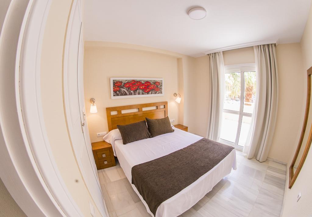 Apartamentos Fenix Beach 滨海罗克塔斯 外观 照片