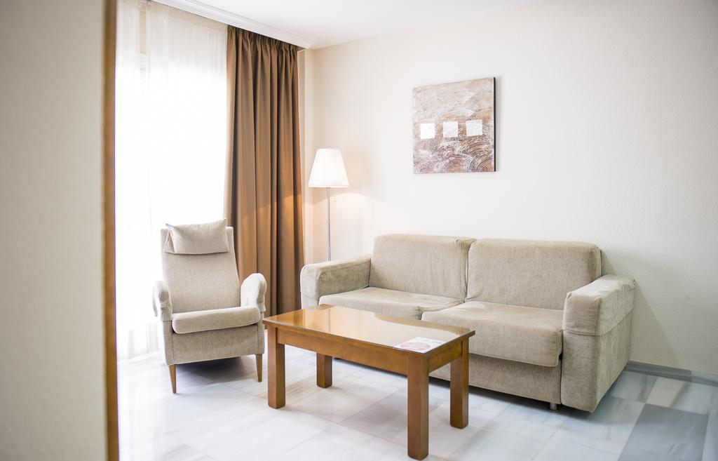 Apartamentos Fenix Beach 滨海罗克塔斯 外观 照片