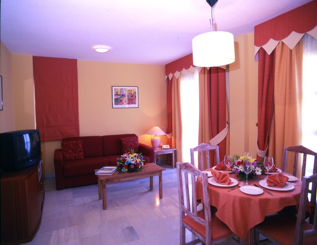 Apartamentos Fenix Beach 滨海罗克塔斯 外观 照片