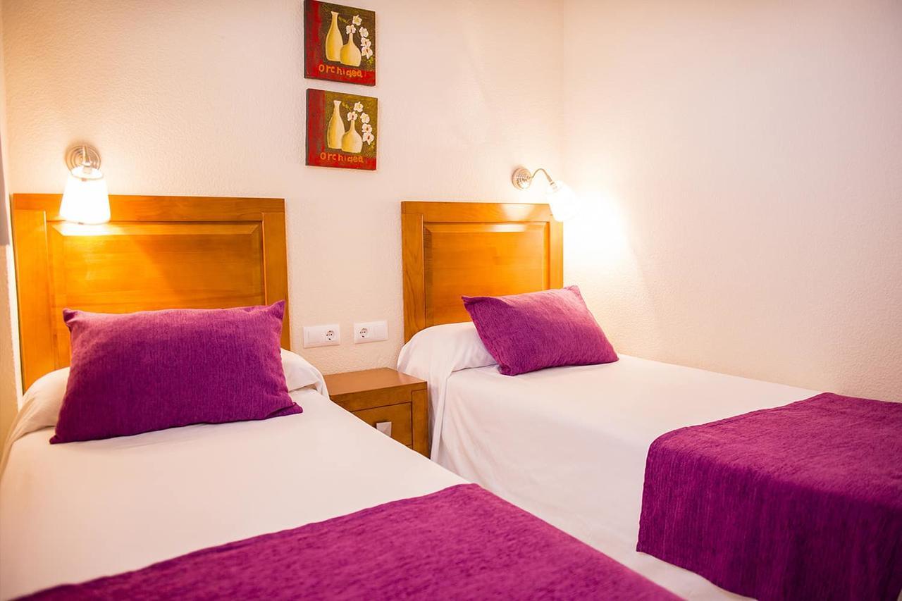 Apartamentos Fenix Beach 滨海罗克塔斯 外观 照片