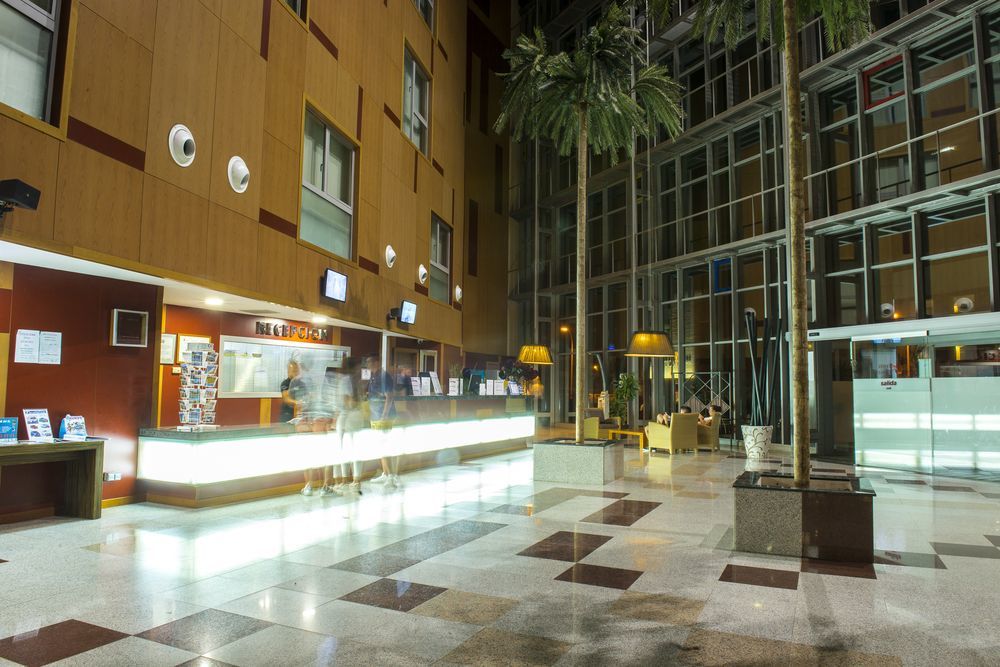 Apartamentos Fenix Beach 滨海罗克塔斯 外观 照片
